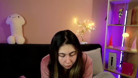Snapshot of lilly_sweet02 chatting on April 21, 11:18 pm lilly_sweet02 online show from April 21, 11:18 pm