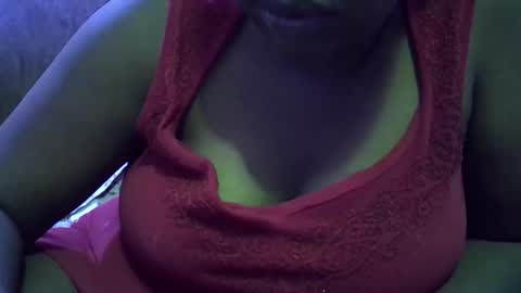 lillybae1811 online show from May 16, 10:52 pm