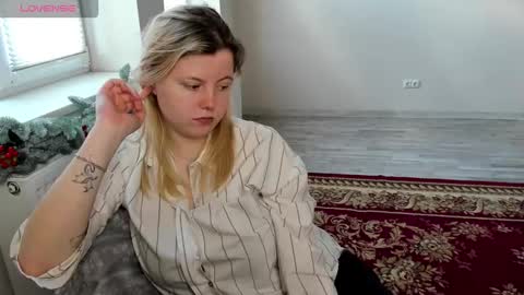 Snapshot of lillydepp chatting on January 10, 12:51 pm Lilly Depp online show from January 10, 12:51 pm