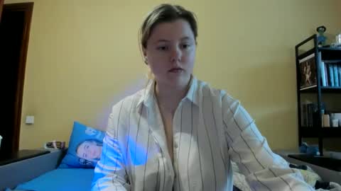 Snapshot of lillydepp chatting on February 6, 1:14 pm Lilly Depp online show from February 6, 1:14 pm