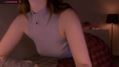 Snapshot of lillyfarey chatting on September 21, 4:19 pm LillyFarey online show from September 21, 4:19 pm