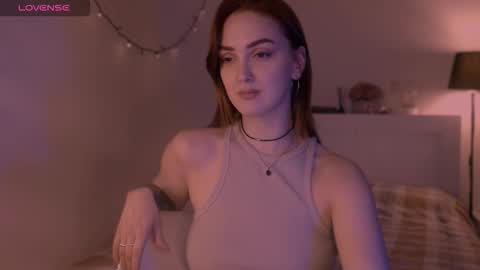 Snapshot of lillyfarey chatting on September 23, 8:23 pm LillyFarey online show from September 23, 8:23 pm