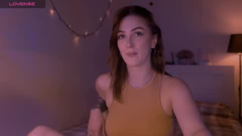 Snapshot of lillyfarey chatting on September 24, 4:54 pm LillyFarey online show from September 24, 4:54 pm