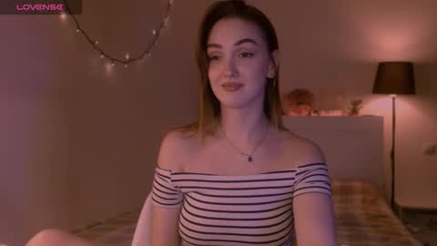 Snapshot of lillyfarey chatting on October 8, 7:33 pm LillyFarey online show from October 8, 7:33 pm