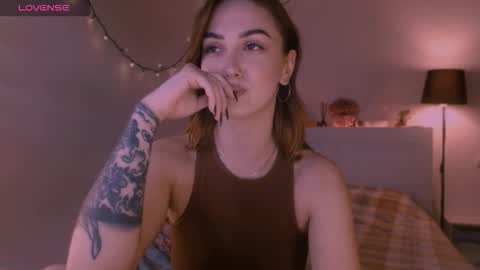 Snapshot of lillyfarey chatting on October 10, 5:45 pm LillyFarey online show from October 10, 5:45 pm