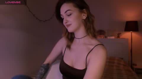 Snapshot of lillyfarey chatting on October 22, 4:51 pm LillyFarey online show from October 22, 4:51 pm