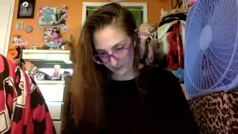 hi guys im back on here 3 online show from September 15, 8:53 pm