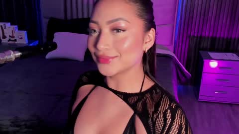 Lilly Ortiz online show from December 29, 10:23 am