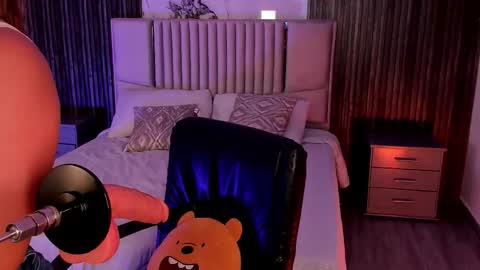 Lilly Ortiz online show from February 4, 11:27 am