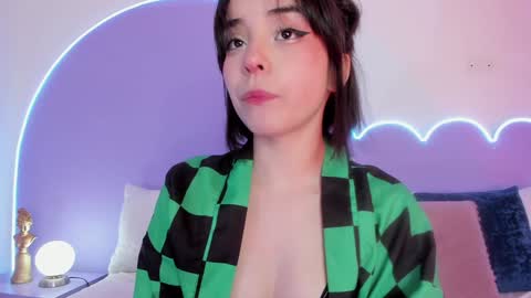 Snapshot of lilou_albrecht chatting on January 20, 2:14 pm Lilou online show from January 20, 2:14 pm