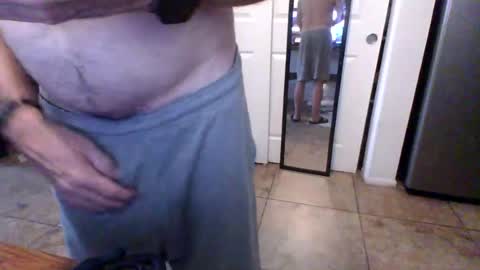 Snapshot of lilpackage69 chatting on July 15, 7:08 pm lilpackage69 online show from July 15, 7:08 pm