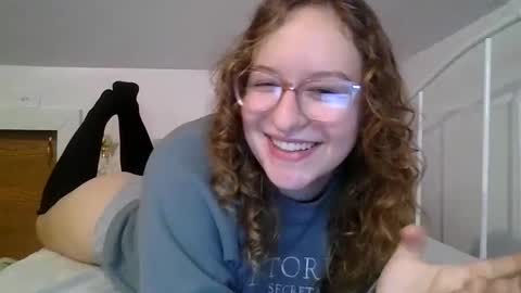 Snapshot of lilpies chatting on December 19, 5:08 pm LilPies  online show from December 19, 5:08 pm