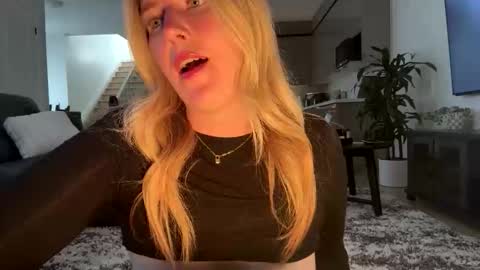 Ava online show from April 27, 1:53 pm