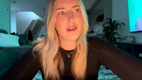 Ava online show from April 30, 2:12 pm