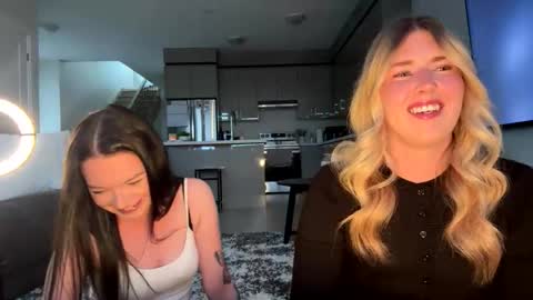 Ava online show from May 1, 3:38 pm