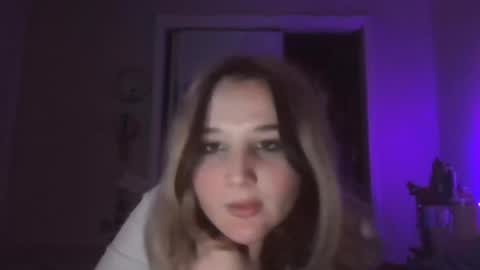 lilred0503 online show from July 23, 3:59 am