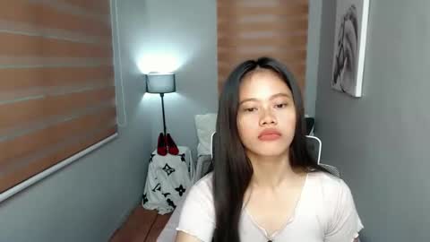 Snapshot of lilsweet_marie chatting on December 4, 1:03 am Lilsweet marie online show from December 4, 1:03 am