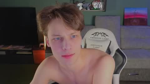 lilteddyboy online show from April 28, 2:55 pm