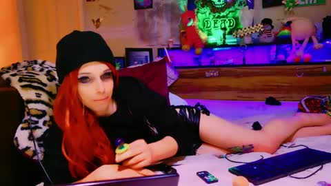 Snapshot of liltrannyslut chatting on December 29, 10:47 pm jasmine spunn online show from December 29, 10:47 pm