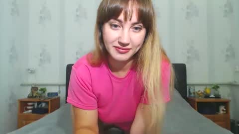 Snapshot of lilu_cute25 chatting on November 18, 10:25 pm lilu_cute25 online show from November 18, 10:25 pm