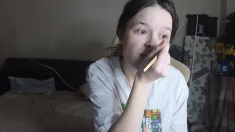 Snapshot of lily_and_jake chatting on November 22, 5:28 am lily_and_jake online show from November 22, 5:28 am