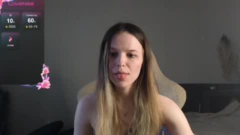 lily_and_jake online show from May 15, 10:11 am