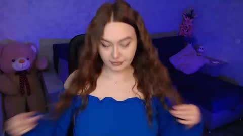 lily_baker_ online show from March 20, 6:46 pm