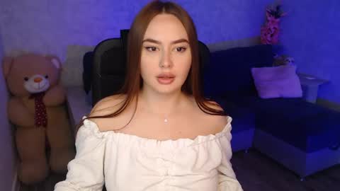 Snapshot of lily_baker_ chatting on June 25, 7:35 am lily_baker_ online show from June 25, 7:35 am