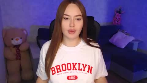 Snapshot of lily_baker_ chatting on July 2, 6:08 am lily_baker_ online show from July 2, 6:08 am
