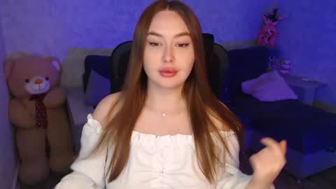 Snapshot of lily_baker_ chatting on July 15, 8:19 am lily_baker_ online show from July 15, 8:19 am