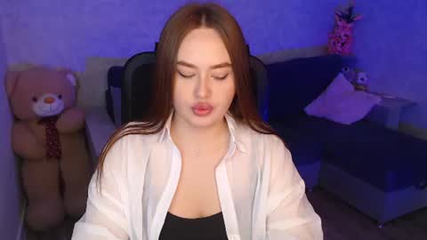 Snapshot of lily_baker_ chatting on July 18, 7:45 am lily_baker_ online show from July 18, 7:45 am