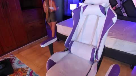 Snapshot of lily_cuteboobs chatting on October 26, 1:28 pm LILIANA online show from October 26, 1:28 pm