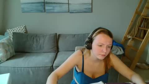 Lily dollyx online show from November 11, 10:04 am