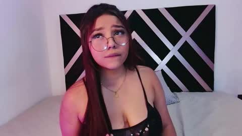 Snapshot of lily_evaans_ chatting on October 3, 4:31 am Lily Evans online show from October 3, 4:31 am