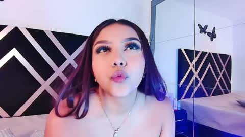 Snapshot of lily_evaans_ chatting on October 7, 3:36 am Lily Evans online show from October 7, 3:36 am