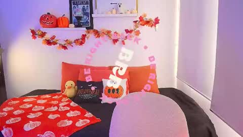 Snapshot of lily_evans_ chatting on October 29, 9:38 pm just lily online show from October 29, 9:38 pm