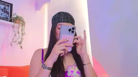 Snapshot of lily_evans_ chatting on November 11, 9:15 pm just lily online show from November 11, 9:15 pm