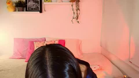 Snapshot of lily_evans_ chatting on November 26, 11:39 pm just lily online show from November 26, 11:39 pm