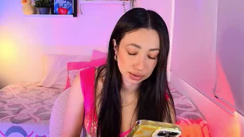 just lily online show from December 22, 9:23 pm