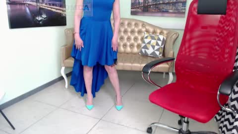 Snapshot of lily_flower7_ chatting on April 29, 5:00 am Lily online show from April 29, 5:00 am