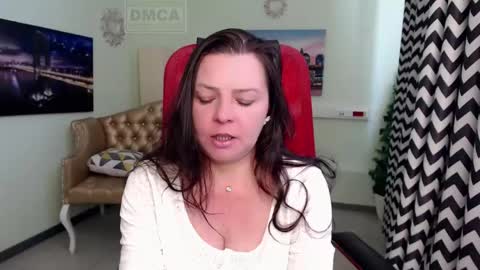 Snapshot of lily_flower7_ chatting on May 8, 7:25 am Lily online show from May 8, 7:25 am