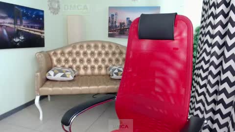 Snapshot of lily_flower7_ chatting on May 13, 6:11 am Lily online show from May 13, 6:11 am