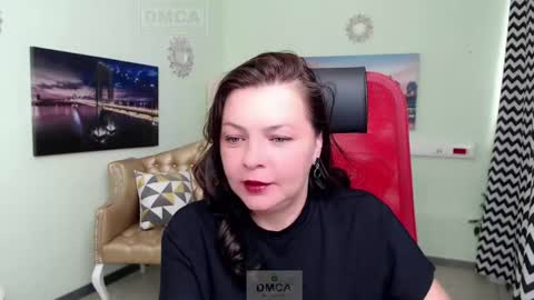 Snapshot of lily_flower7_ chatting on May 28, 2:53 am Lily online show from May 28, 2:53 am