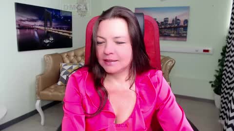 Snapshot of lily_flower7_ chatting on June 6, 6:51 am Lily online show from June 6, 6:51 am