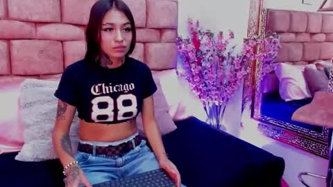 lily frox online show from June 4, 12:00 pm