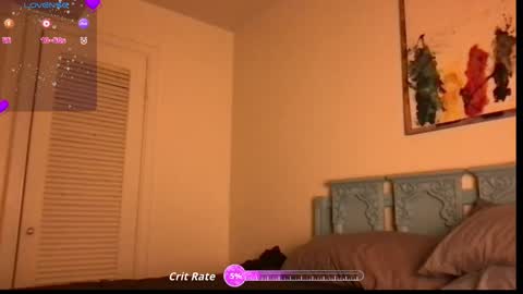 Snapshot of lily_henry chatting on May 24, 6:07 am Little Lily online show from May 24, 6:07 am
