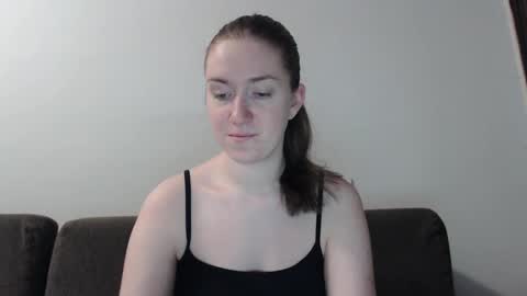 lily_love_x online show from December 19, 2:01 am