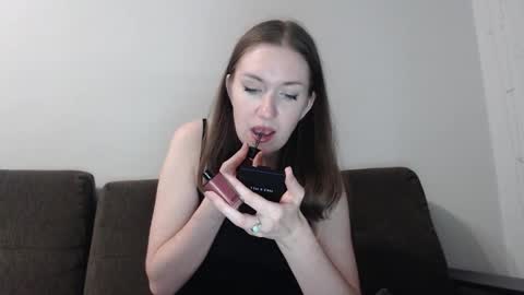 lily_love_x online show from November 5, 12:10 am