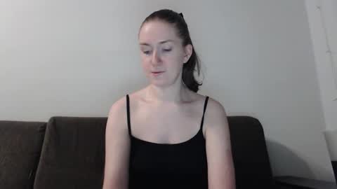 lily_love_x online show from November 7, 11:38 pm