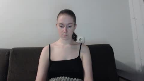 lily_love_x online show from November 11, 10:43 pm